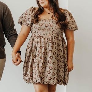 Vici Brown floral puff dress